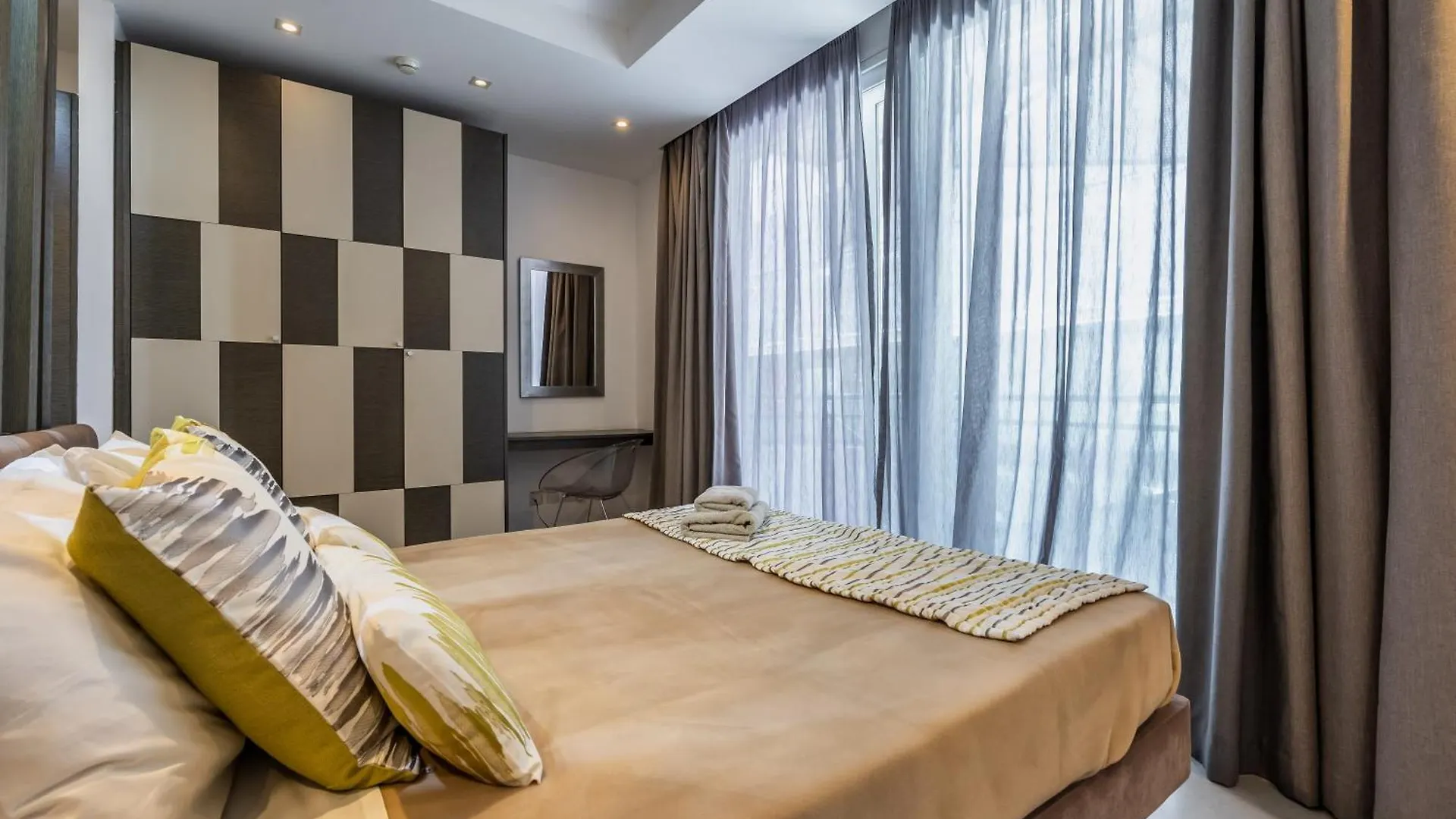 Jules Suites Saint Julian's