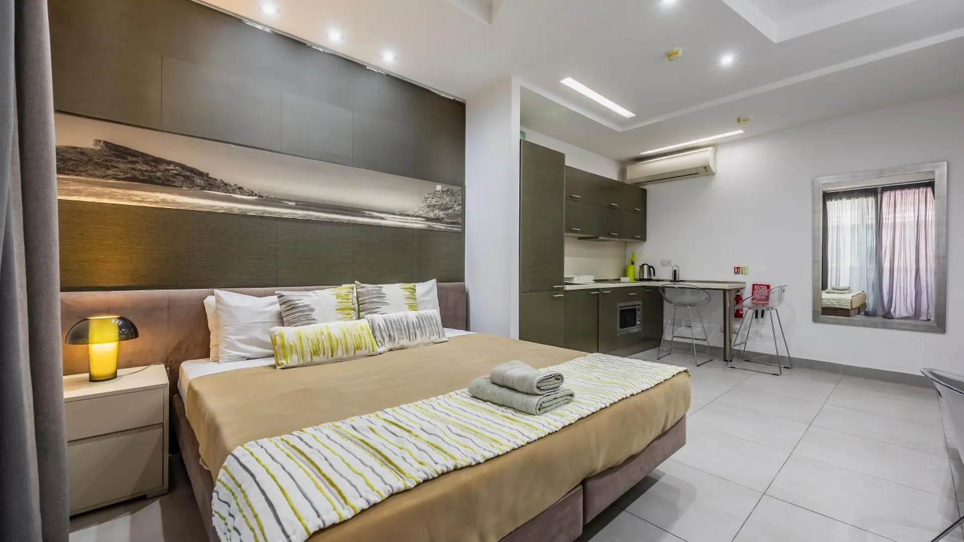 Jules Suites Saint Julian's 3*,  Malta