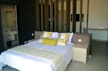Jules Suites Saint Julian's Gæstehus