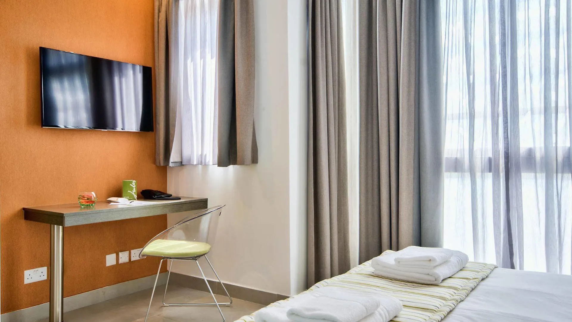 Jules Suites Saint Julian's