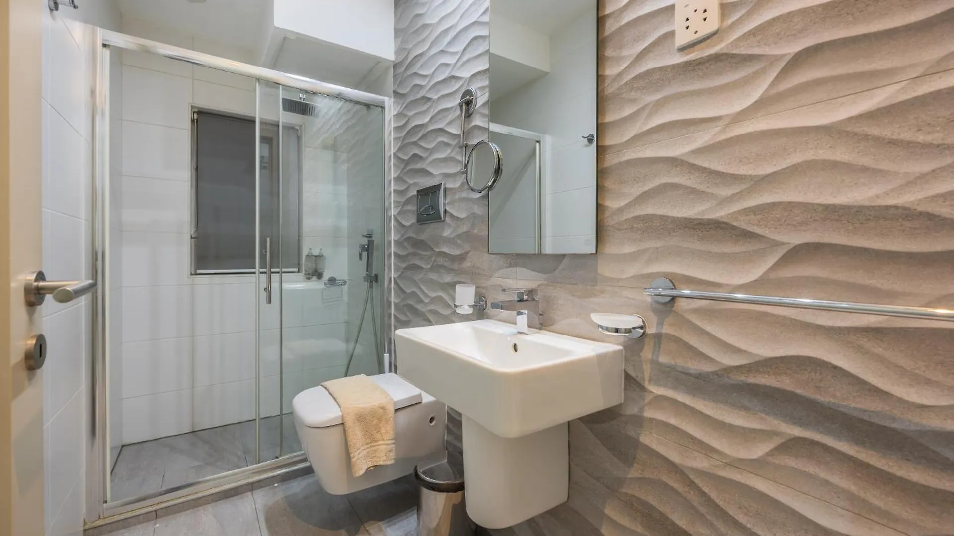 Jules Suites San Ġiljan