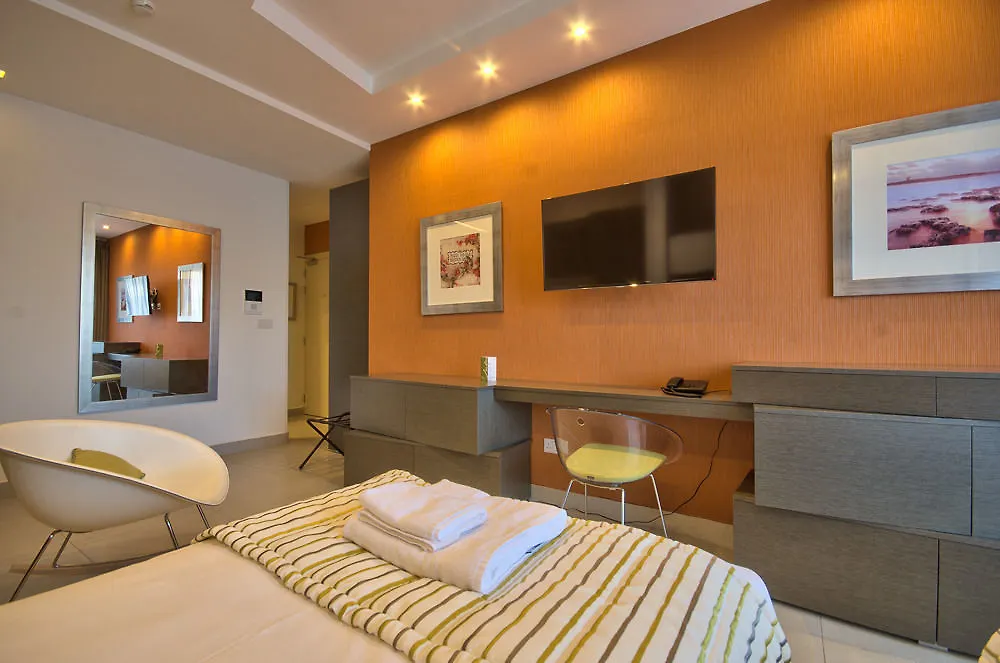 Jules Suites San Ġiljan